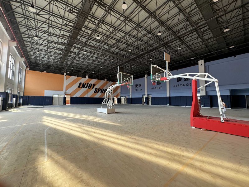 长沙市中嘉高级中学高复部 - 校园环境 - 室内体育馆